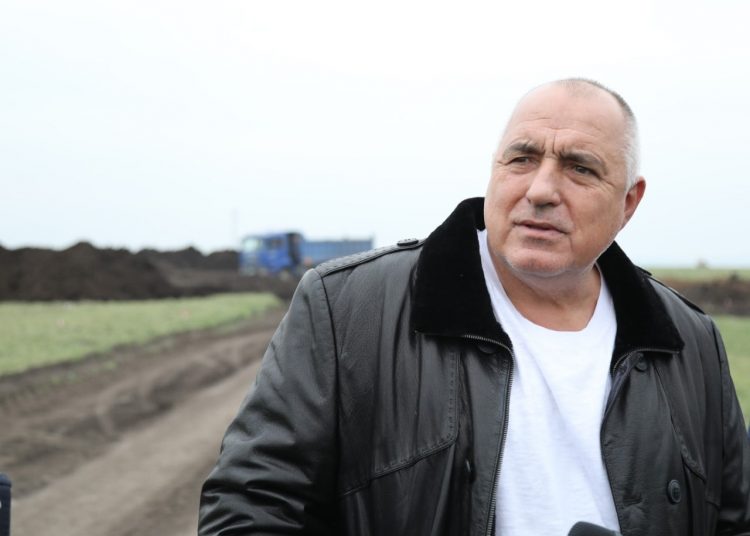 Аплодисменти за Борисов и Мутафчийски в с. Самуилово